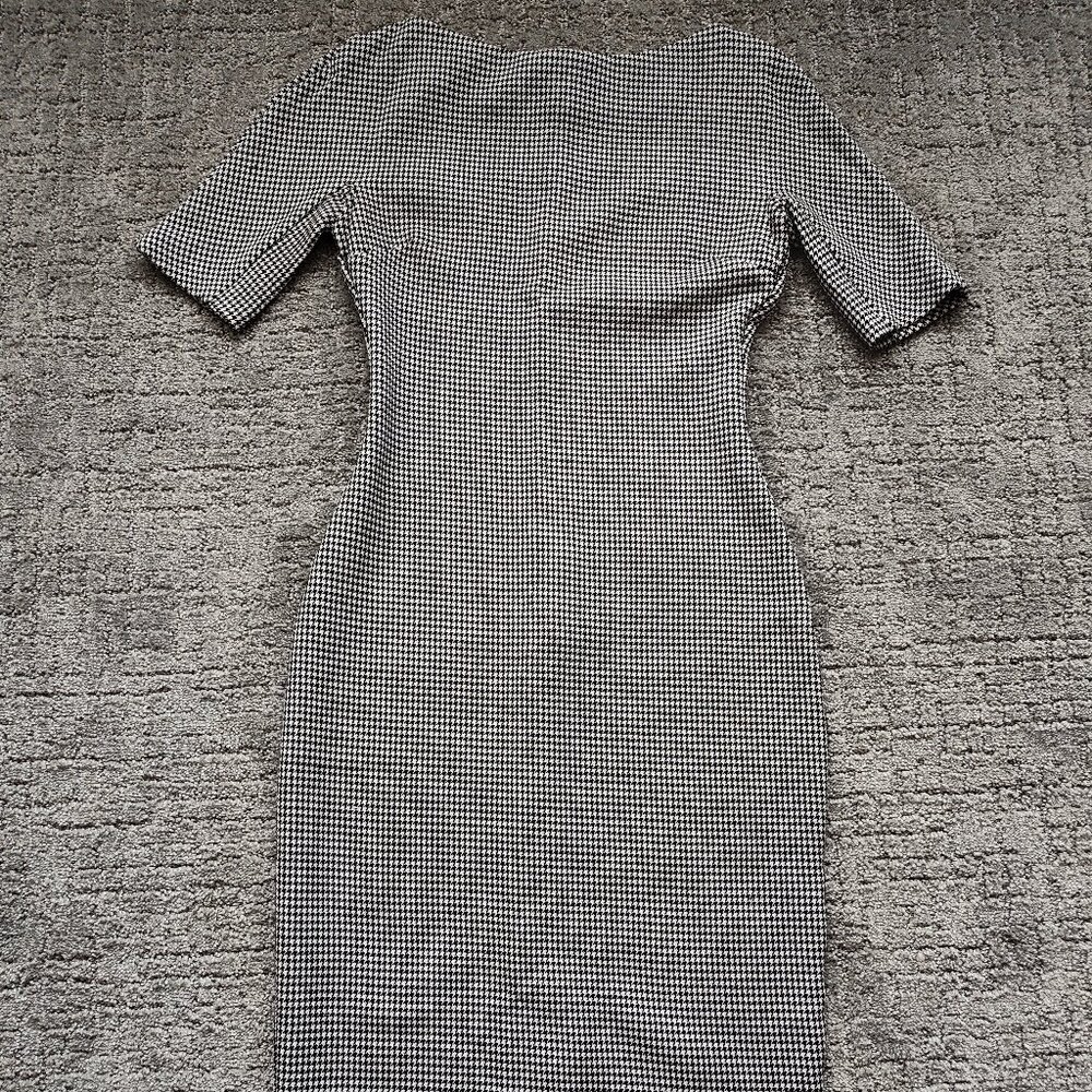 Hoodstooth midi dress